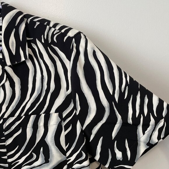 Alfred Dunner Zebra Print Button-Up Shirt Short Sleeve Lightweight Black & White - Picture 2 of 6